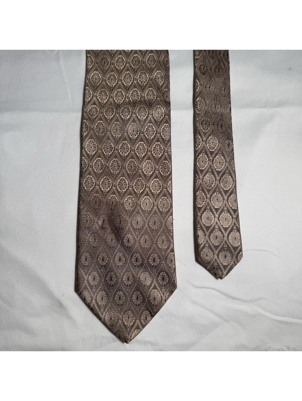 VINTAGE Joseph Abboud Men's 100% Silk Tie Golden- Geometric